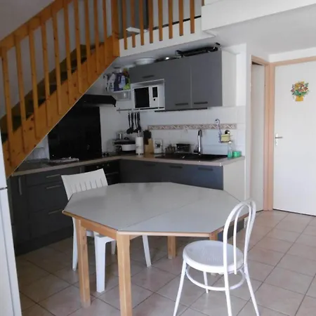 Holidayland 330 T2 Mezzanine 6 Couchages Climatise